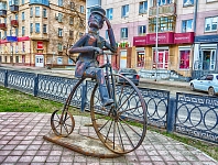 Скульптура «Велосипед Артамонова»