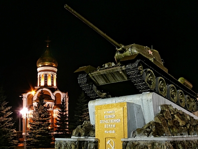 Памятник танку Т-34 на Предзаводской площади